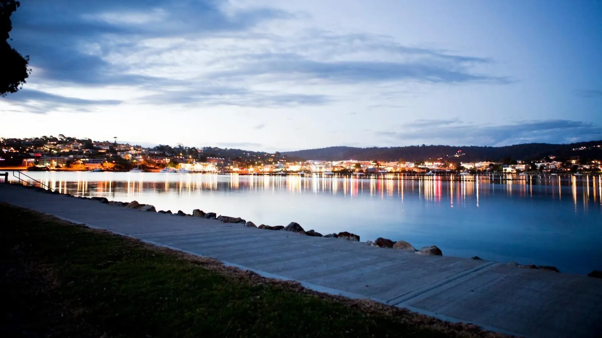The Retreat Lakeside Merimbula Australia