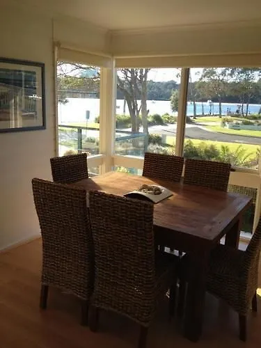 The Retreat Lakeside Merimbula Australia