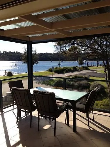 *** Aparthotel The Retreat Lakeside Merimbula Australia