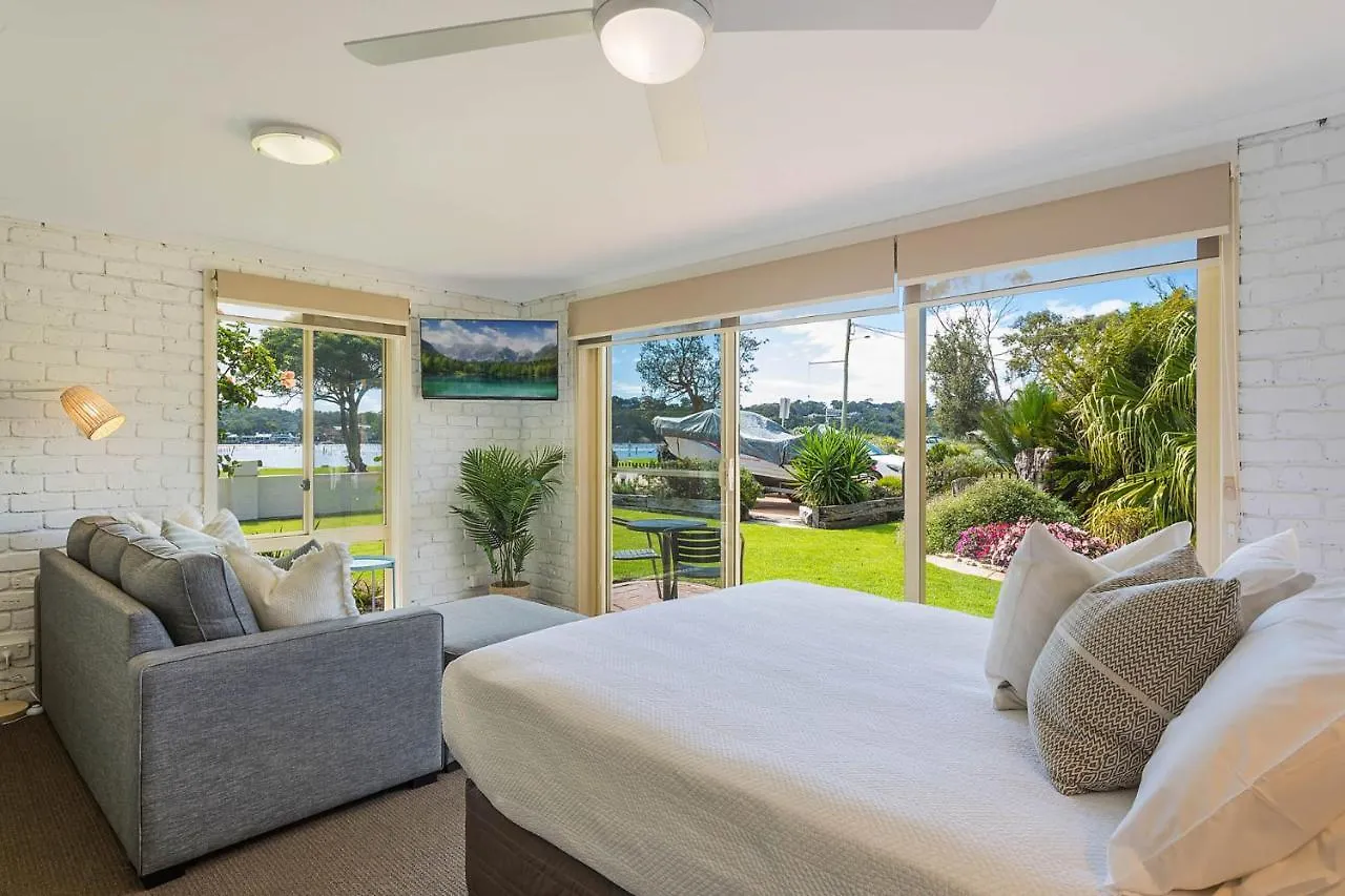 The Retreat Lakeside Merimbula Australia