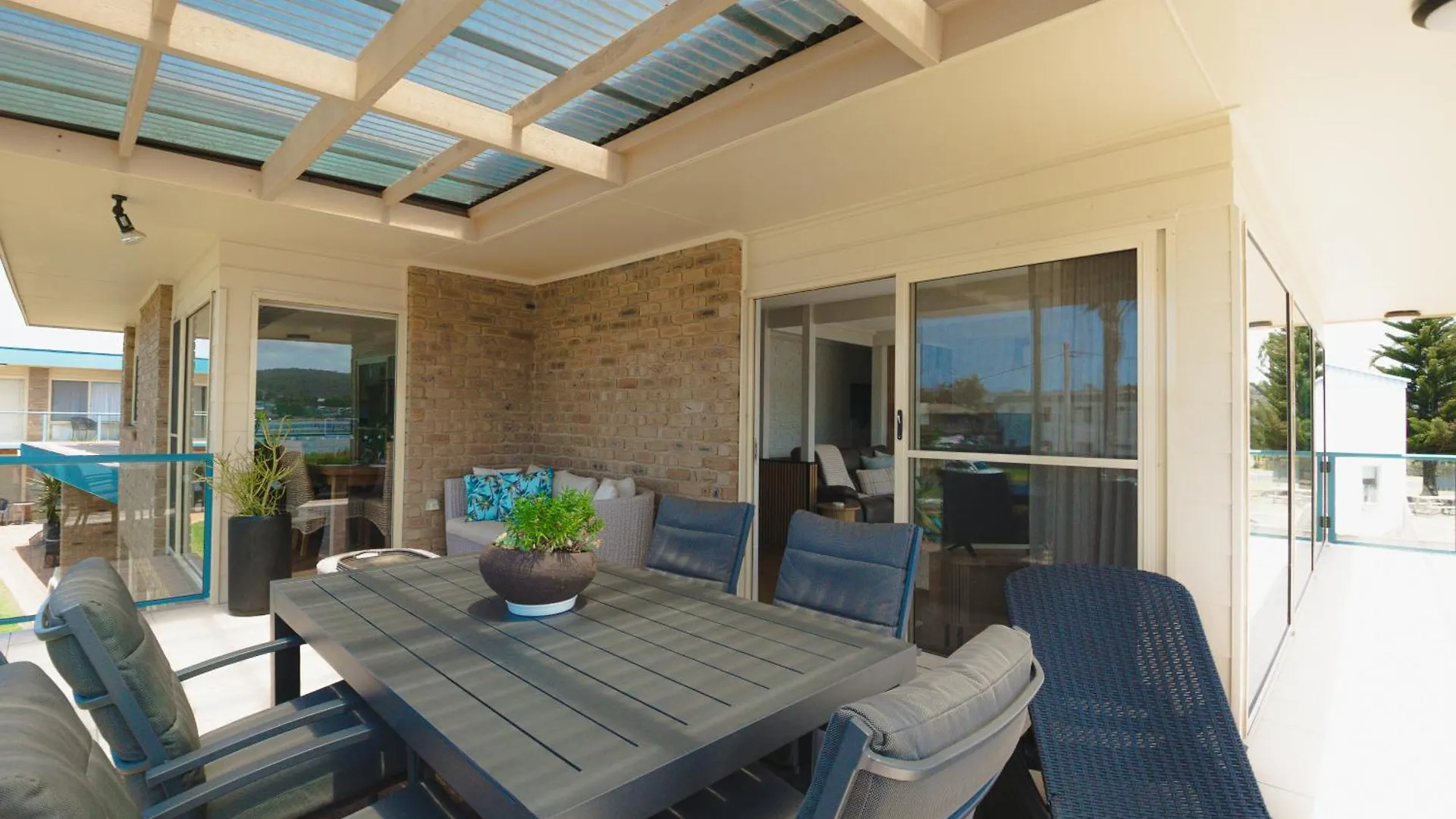 Aparthotel The Retreat Lakeside Merimbula