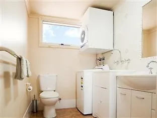 The Retreat Lakeside Merimbula 3*,